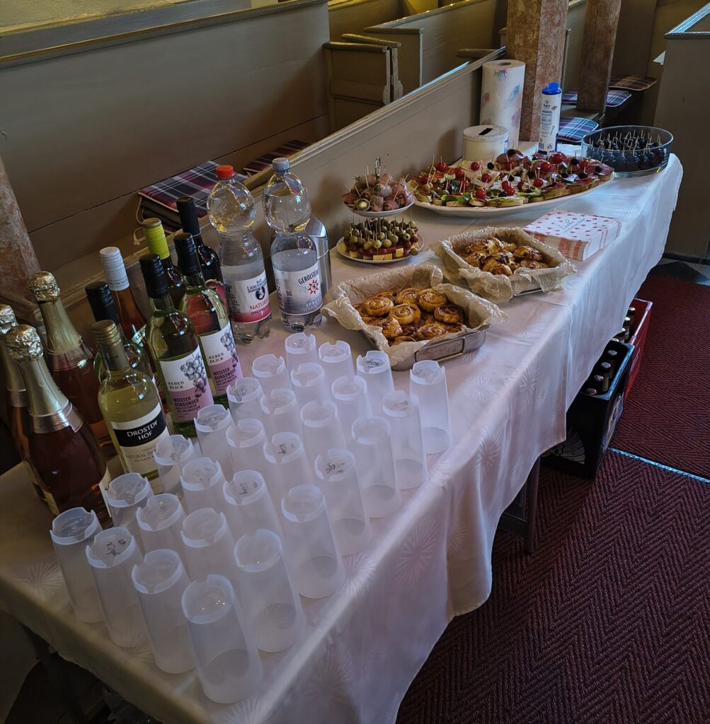 Alle Gäste wurden wieder fürstlich verköstigt.